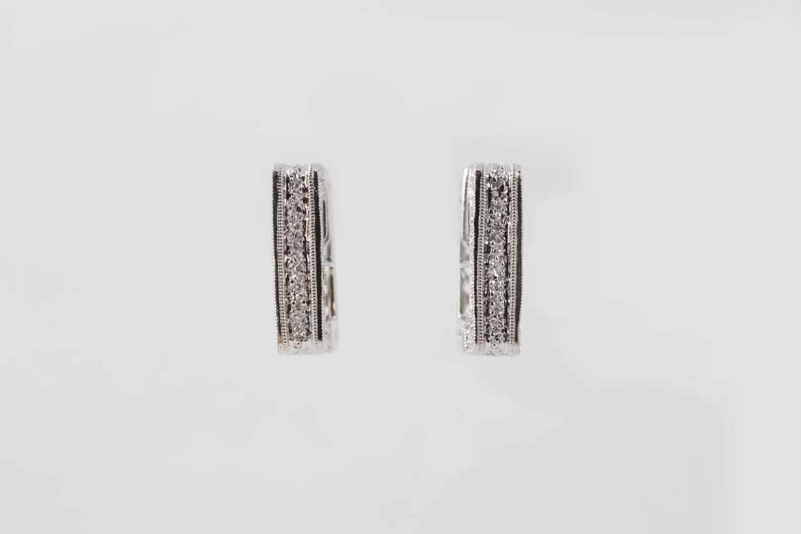 18k White Gold 0.35tcw Diamond Earrings (7.82g.)