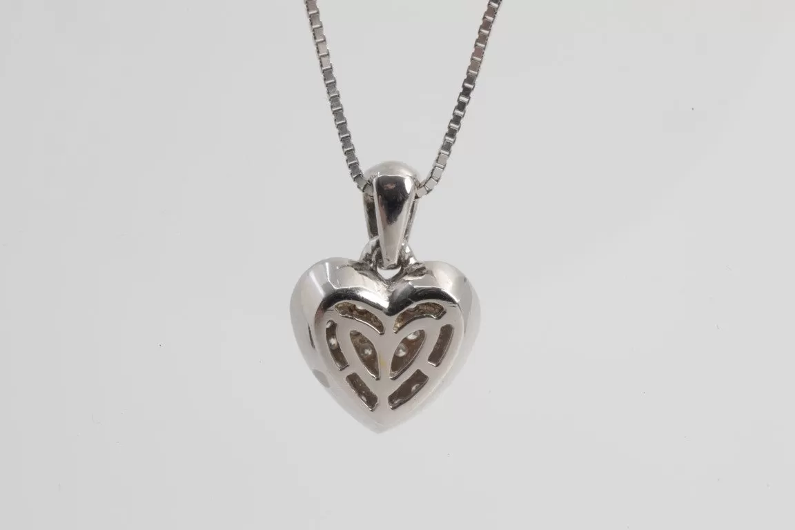 18" 14k White Gold 1.00tcw Diamond Heart Pendant Necklace (7.60g.)