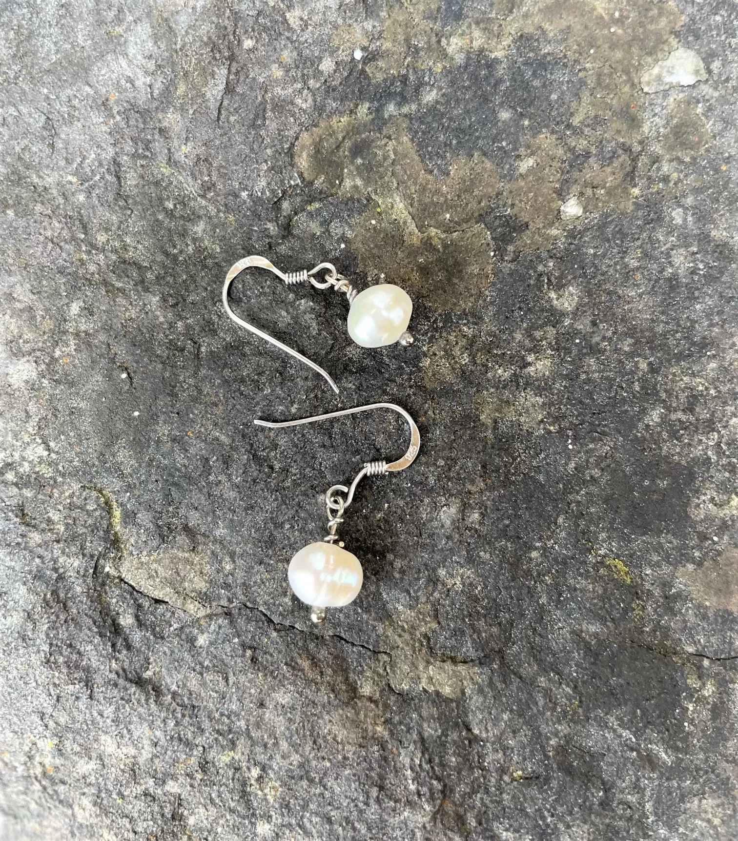 Alice Rose Jewellery - Drop 1 Pearl Earrings