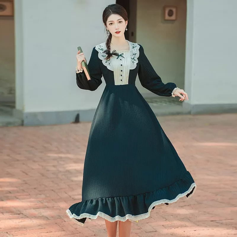 Betty Birdwillow Dark Academia Vintage-Inspired Dress