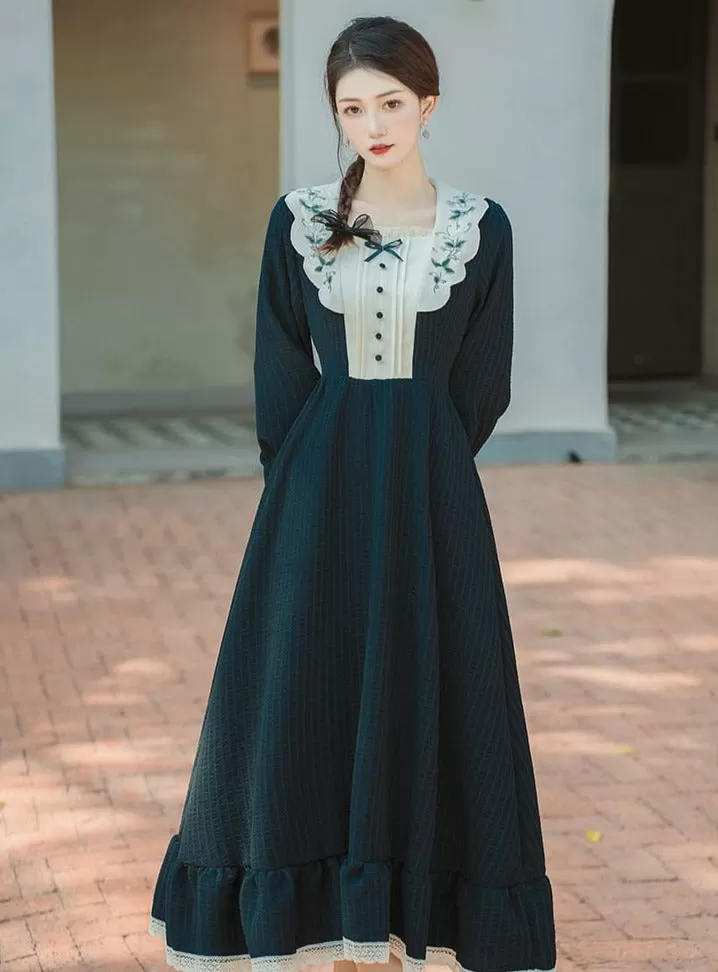 Betty Birdwillow Dark Academia Vintage-Inspired Dress