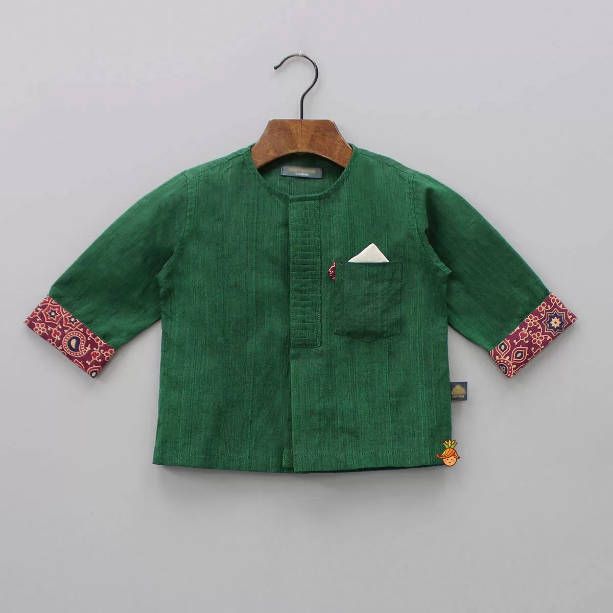 Contrasting Pocket Square Detail Green Short Kurta And Pyjama