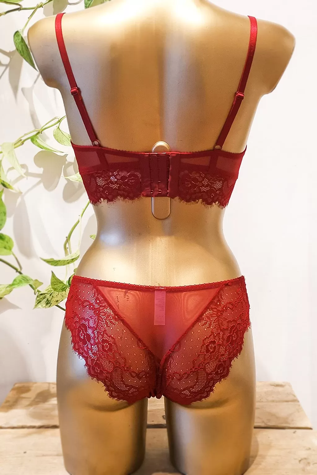 Lingerie Evelyn Red Bottom