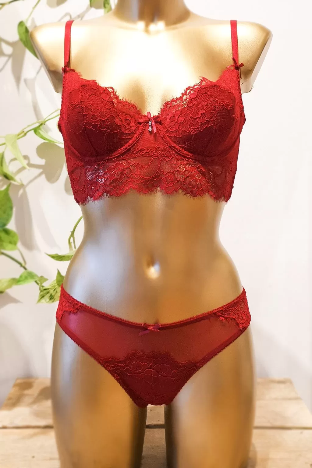 Lingerie Evelyn Red Bottom