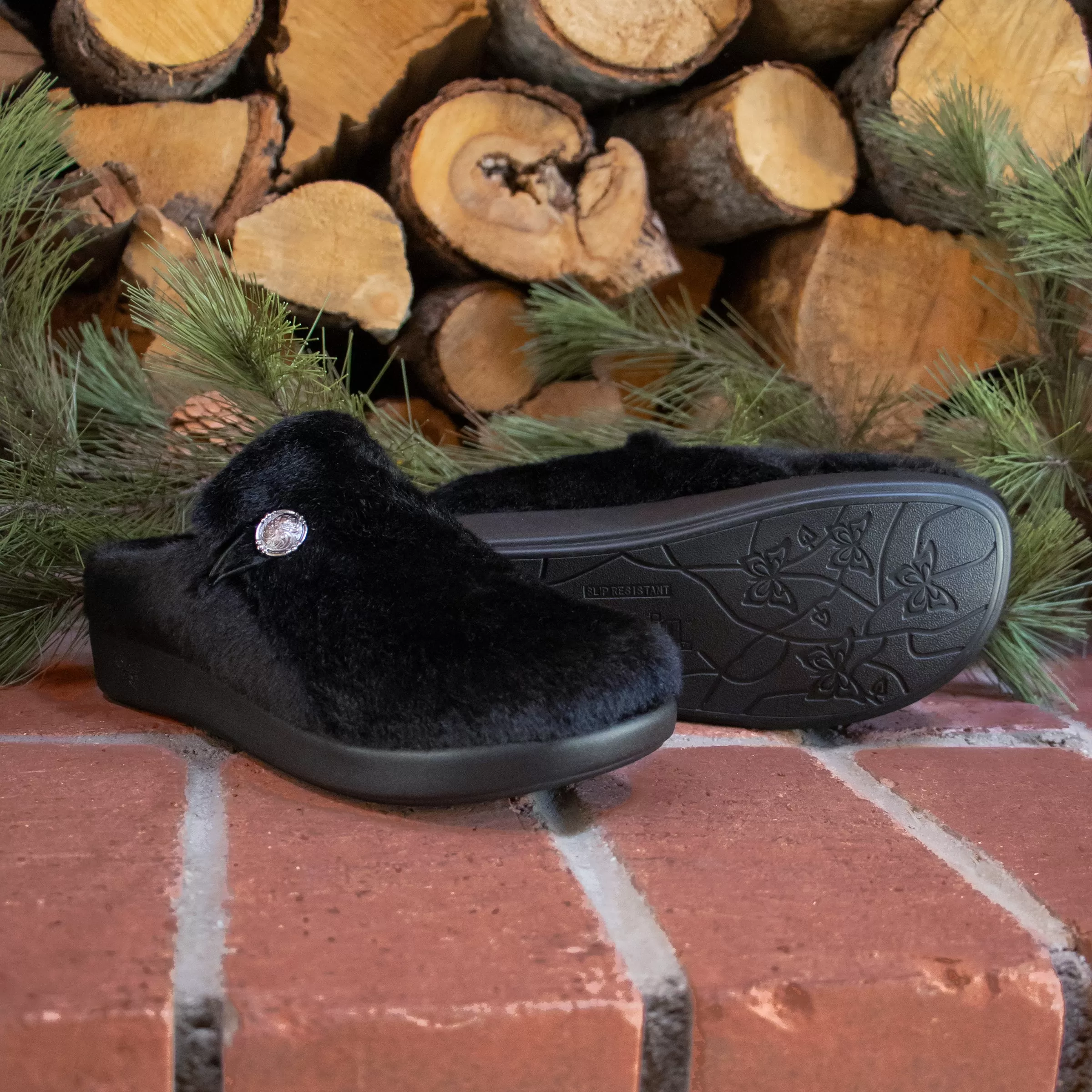 Loungeree Black Slipper