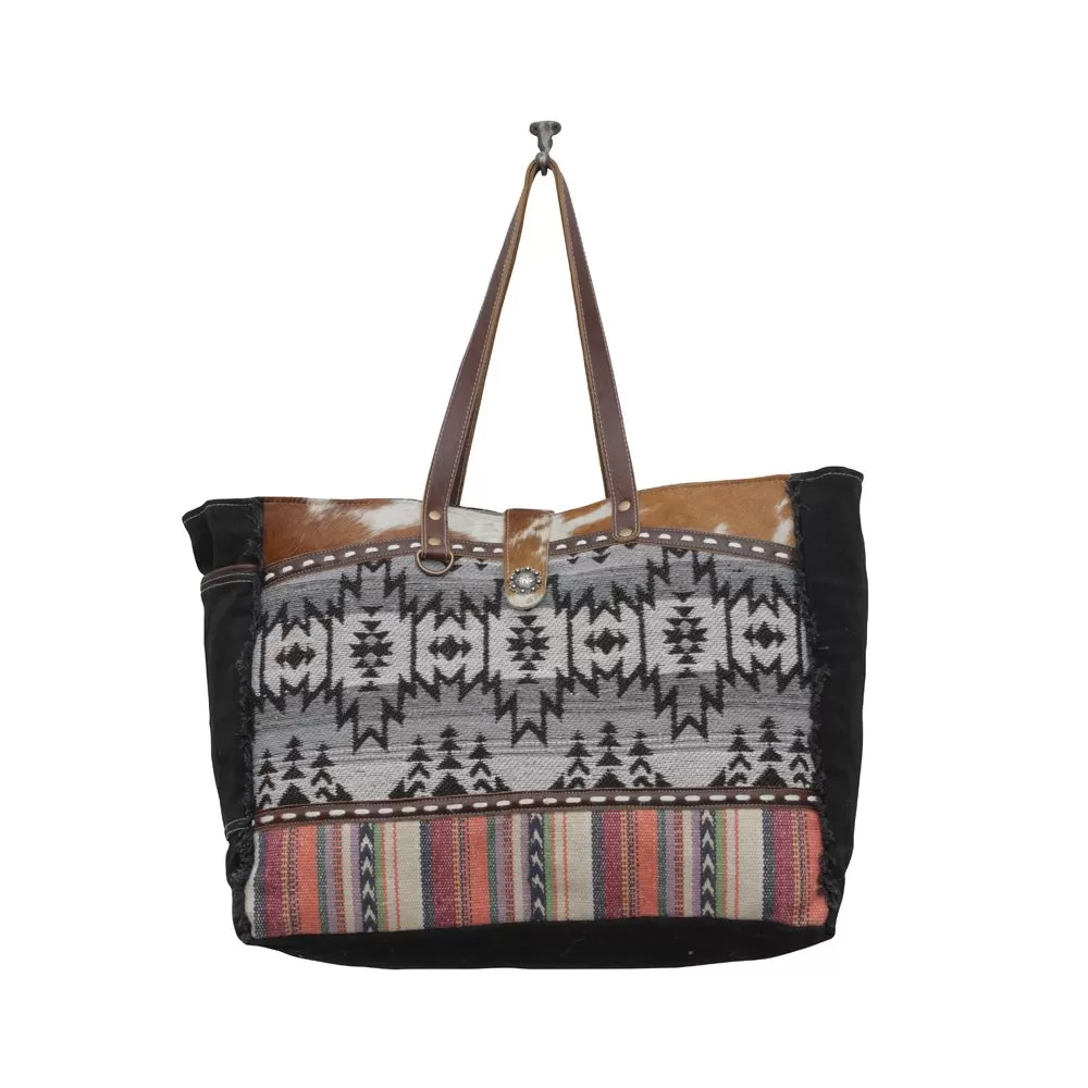 Myra Bag Aburnee Weekender: Vibrant Ethic Embroidery for Standout Style