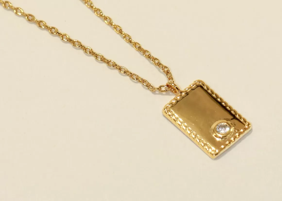 Name Tag Necklace in gold by Secretbox